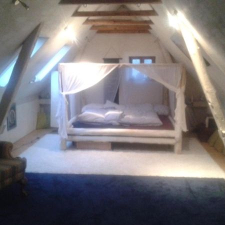 Grosse Hobbithoehle Mit Gemeinschaftsgarten Neustadt am Rübenberge Buitenkant foto